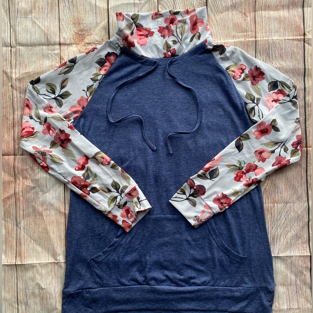 *BRAND NEW* Mock Turtle Neck Pullover